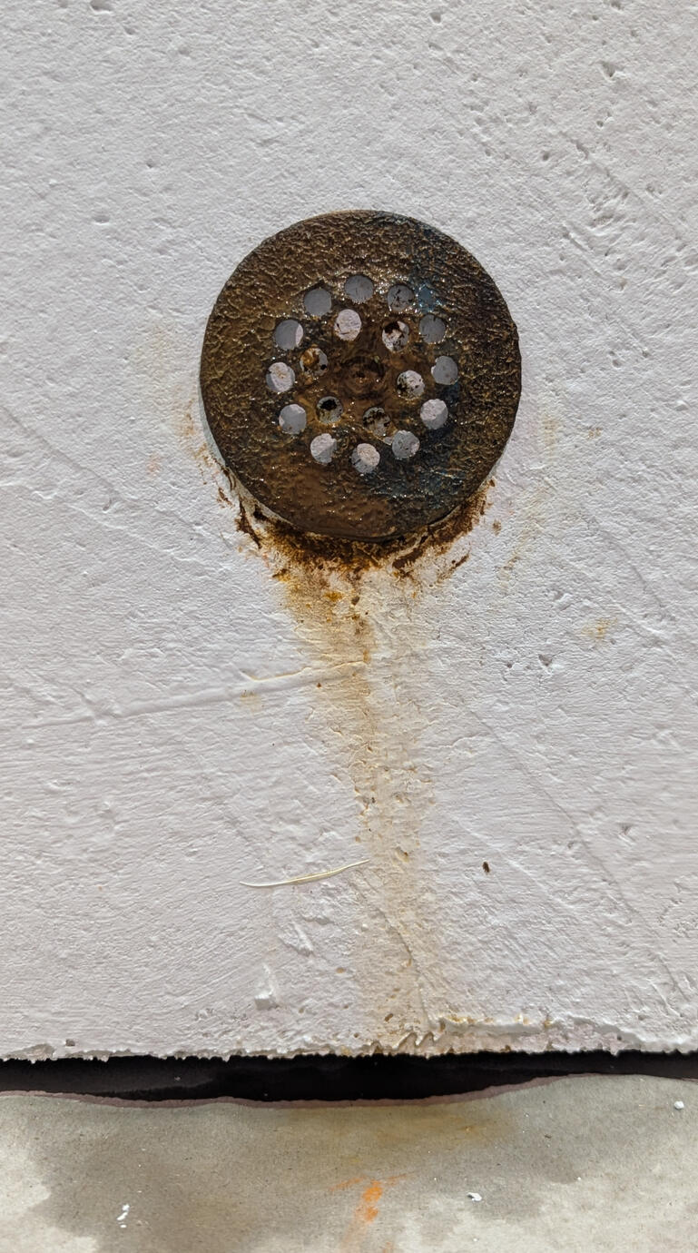 Aging and detail for touring "Mamma Mia" set 2025