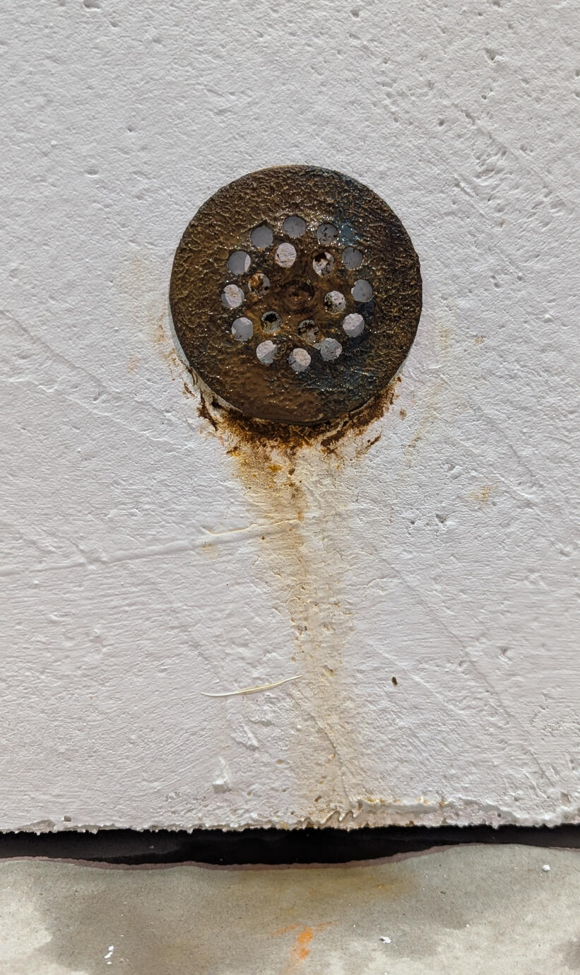 aging and texture for touring "Mamma Mia" set 2025